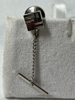 Silver-Tone Geometric Tie Pin with Chain
Vintage
Classic